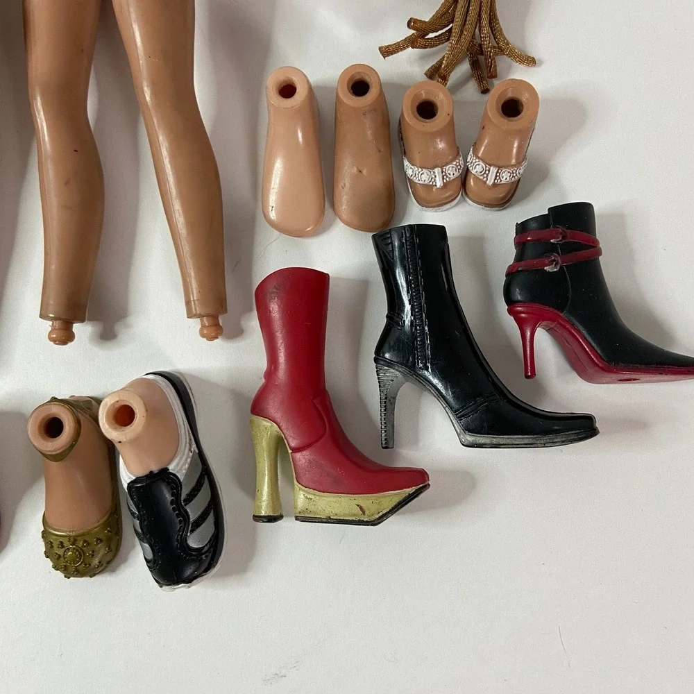 Bratz Doll Lot Male and Female Figures with Shoes & Bag for Parts or Repair